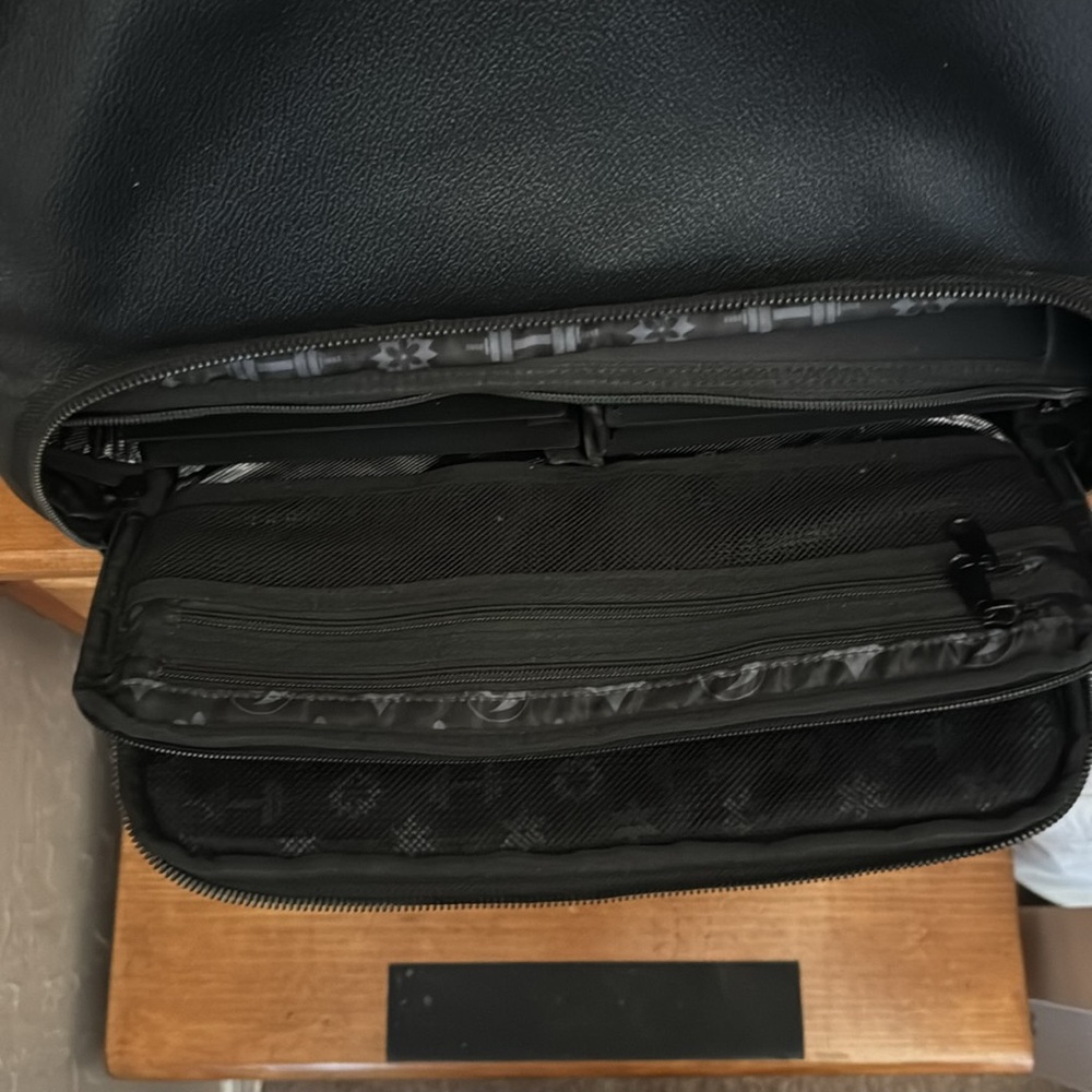 Six Pack Fitness Travel Fit Black Bag-4 Removable Insulated Core (Black)- EUC - Picture 5 of 15